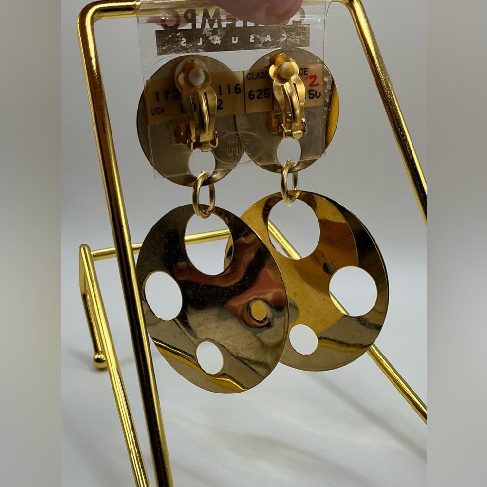 A Very Rare Vintage 80’s/90’s Contempo Casuals Clip On Earrings HTF New - Picture 2 of 2
